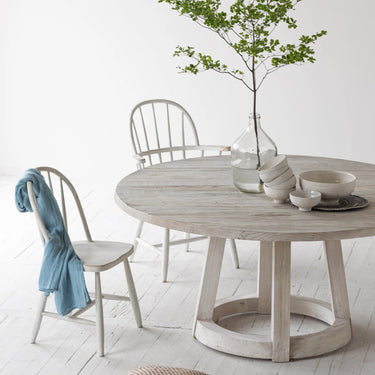 Round Dining Tables